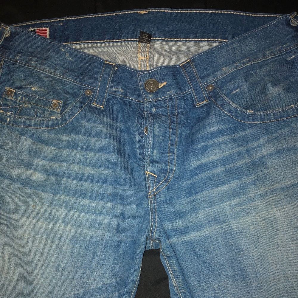 TRUE RELIGIÓN JEAN SHORTS